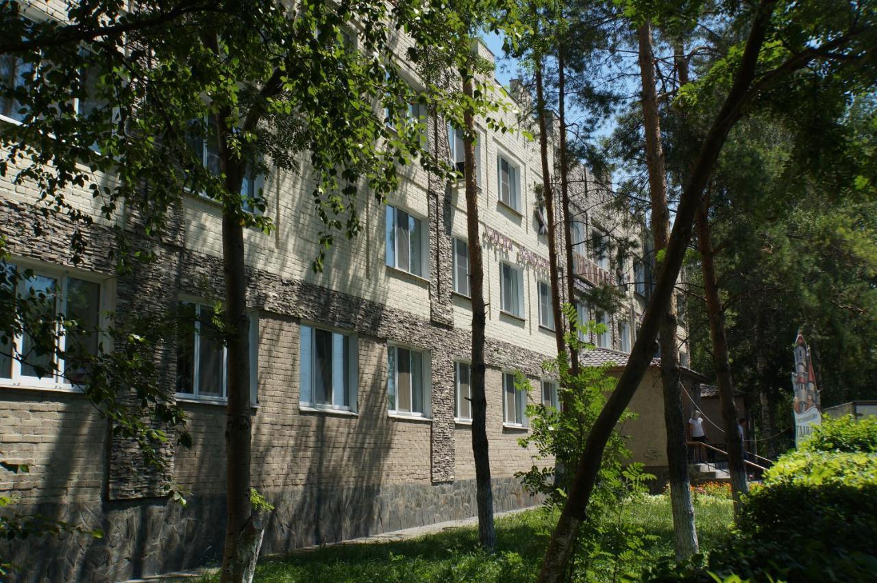 Galirad Hotel Ust-Kamenogorsk Exterior photo
